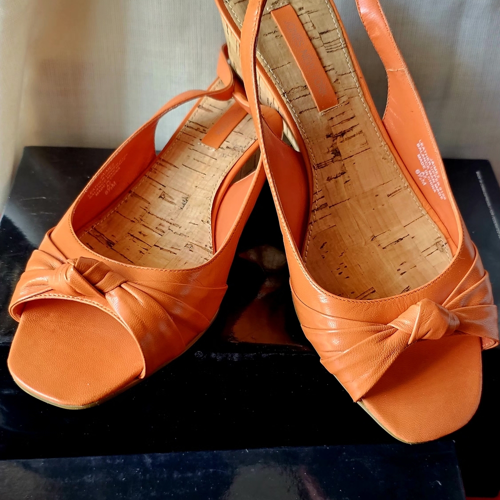 NIB Jones New York Vibrant Orange Slingback 2" Leather  Wedge Sandals 6-1/2
